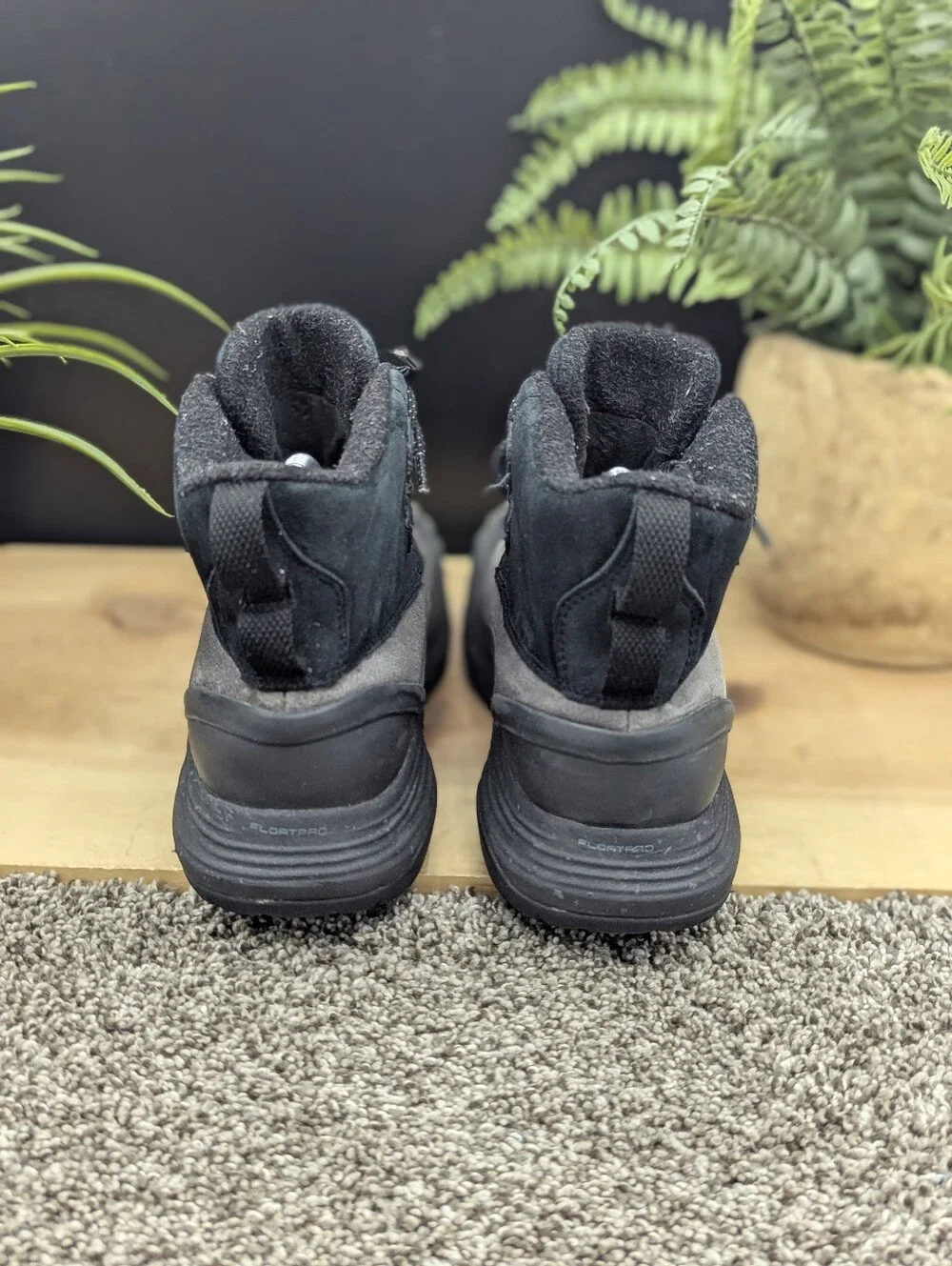 Merrell Siren 4 Thermal Waterproof Women's Size 7.5 Casual Comfort Boots